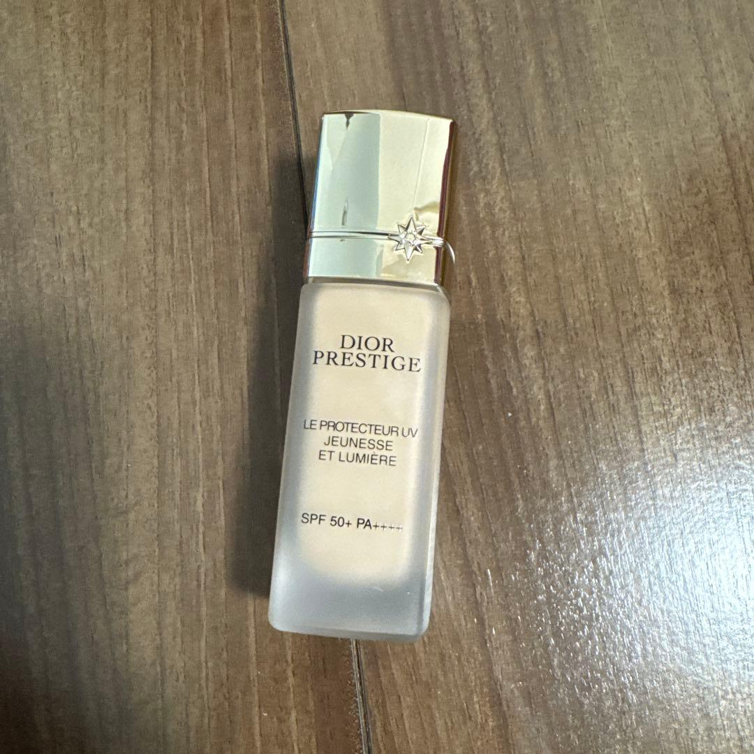 ディオール プレステージ ホワイト ルプロテクターUVルミエールbb 00