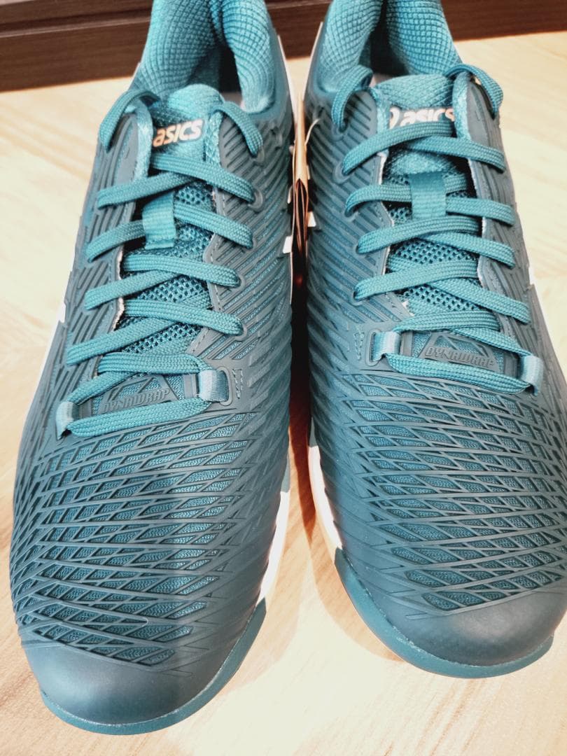 asics テニスシューズ　インドア用　28.5cm