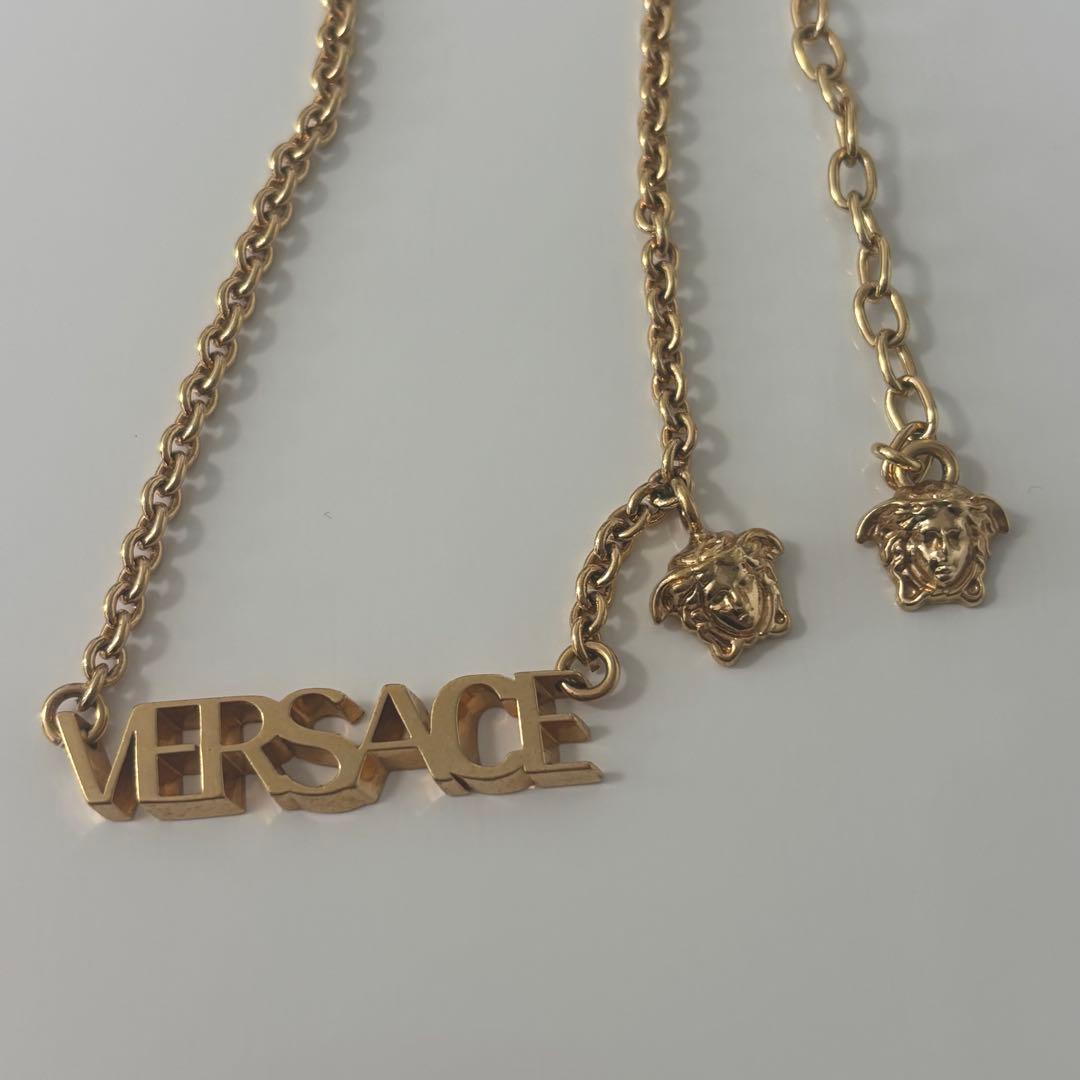VERSACEロゴネックレス メデゥーサヴ エルサーチェ