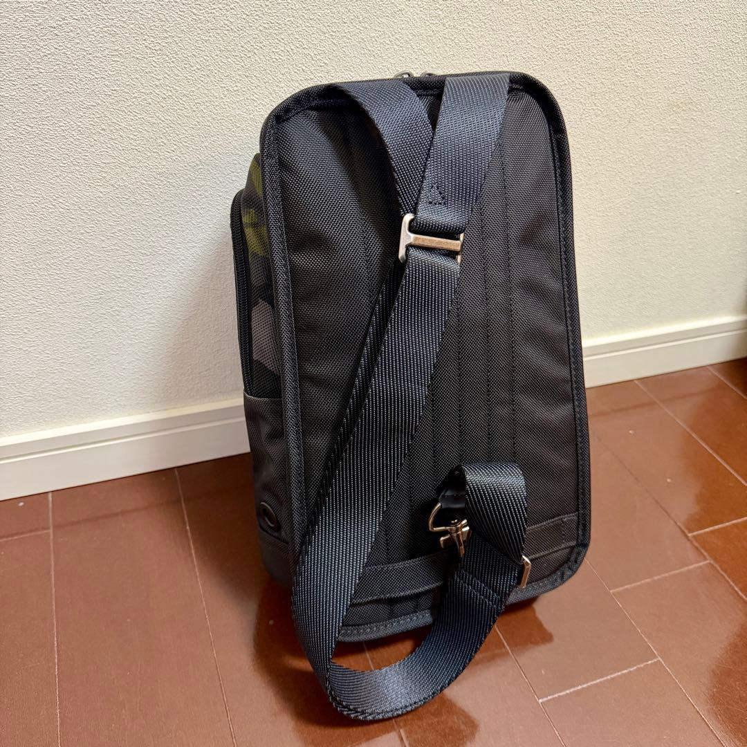 【極美品】TUMI スリングバッグ カモ柄