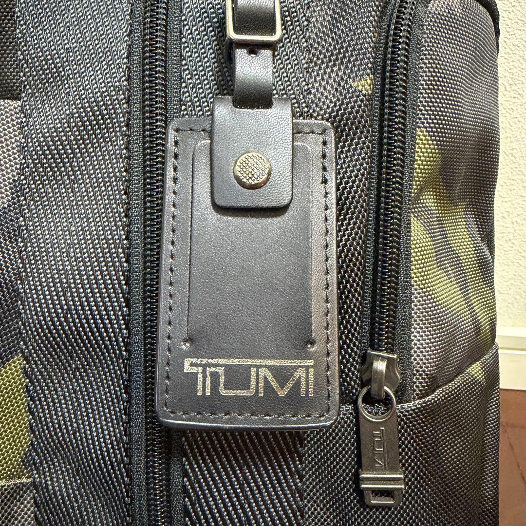 【極美品】TUMI スリングバッグ カモ柄