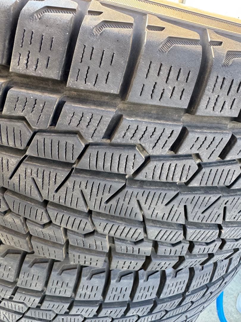 ice GUARD 215/65R16 スタッドレスタイヤ　ハイエース