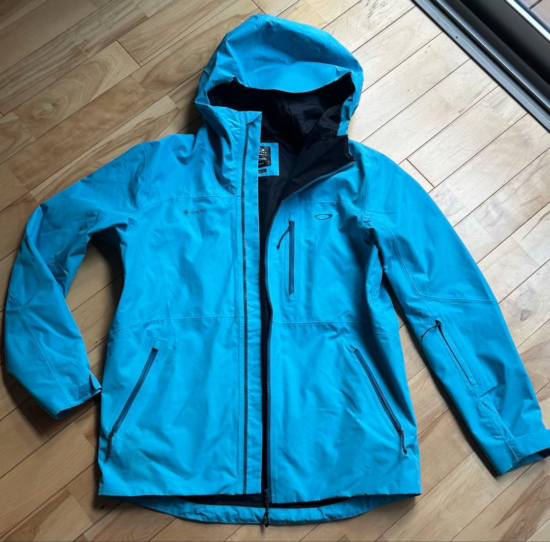 OAKLEY（オークリー）の スノーボード用 GORE-TEX ジャケットです。
