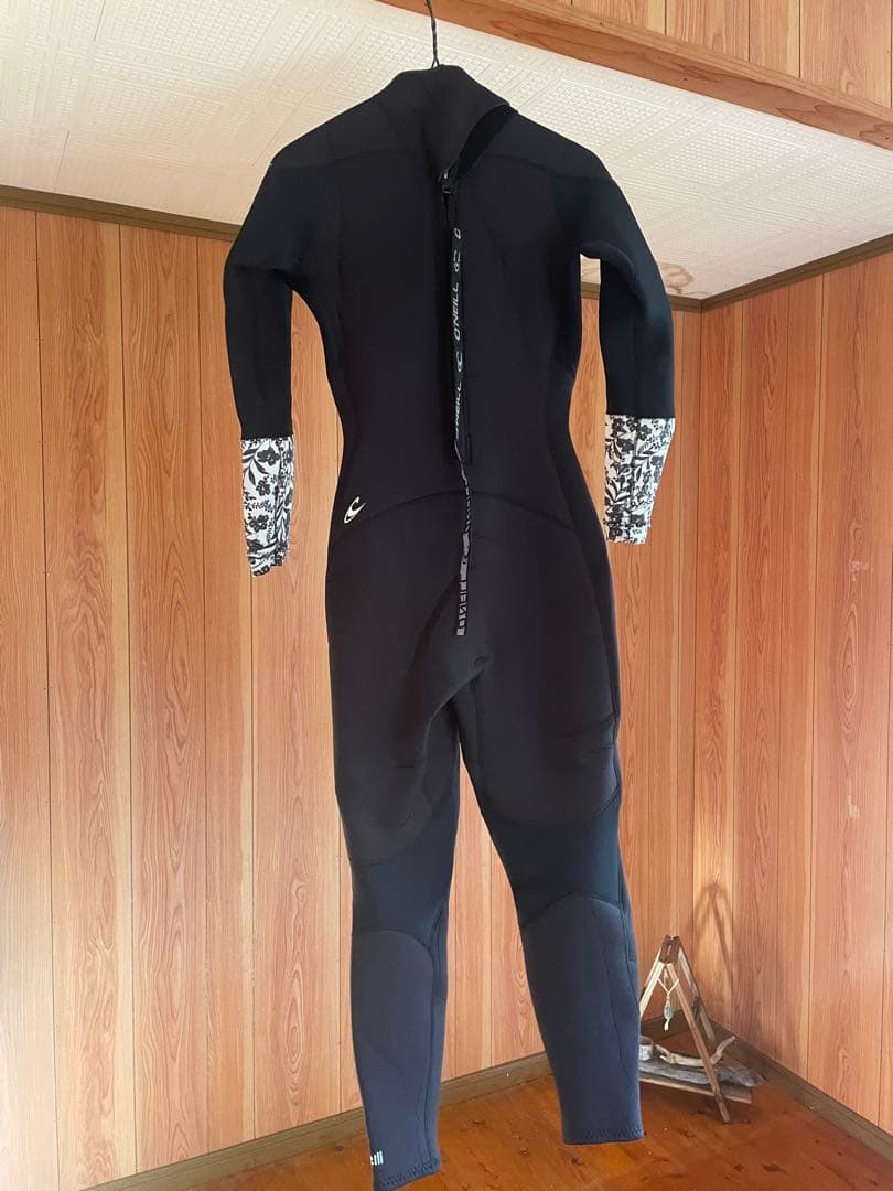 Oneill 女性用フルスーツ Mサイズ 未使用品（日本製）