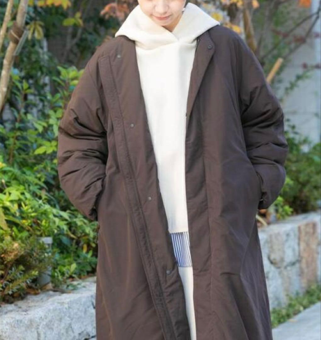 『UR TECH』中綿 ノーカラーコート／エカル（EKAL）