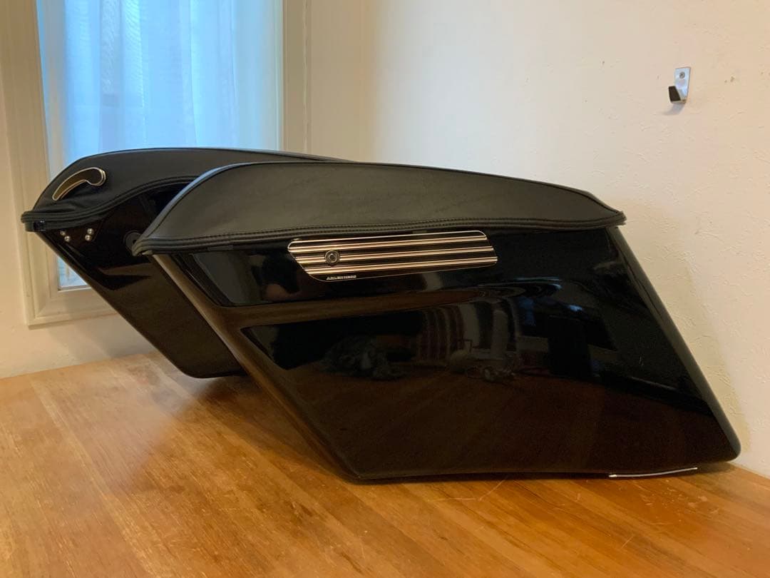 ハーレー　ツーリングモデル　サドルバッグ　アレンネスラッチカバー