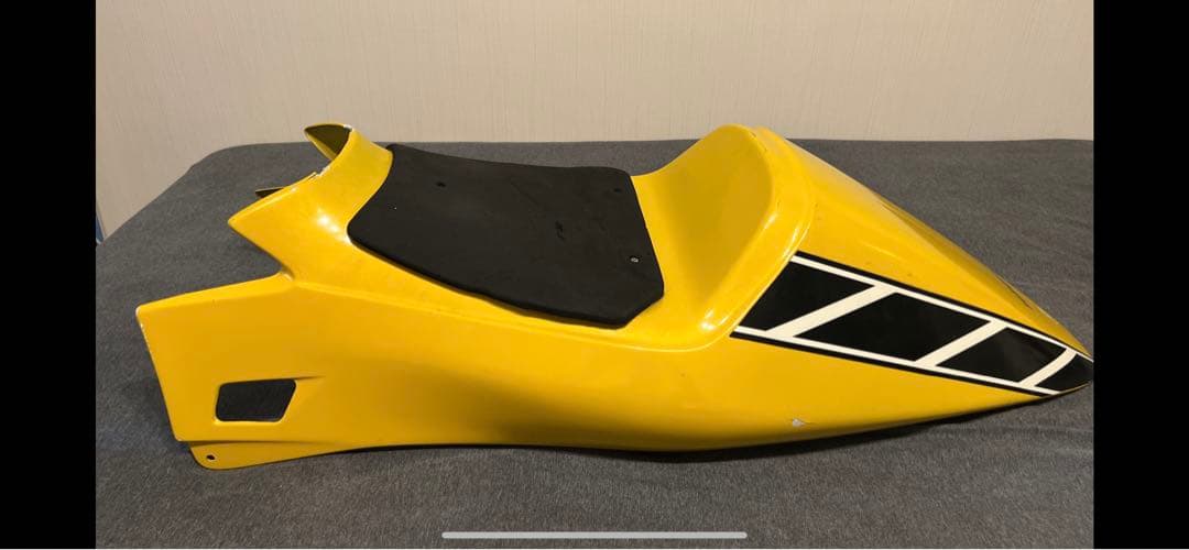 YZF-R1 2002 03 マジカルレーシング M1仕様 テールカウル、ベース