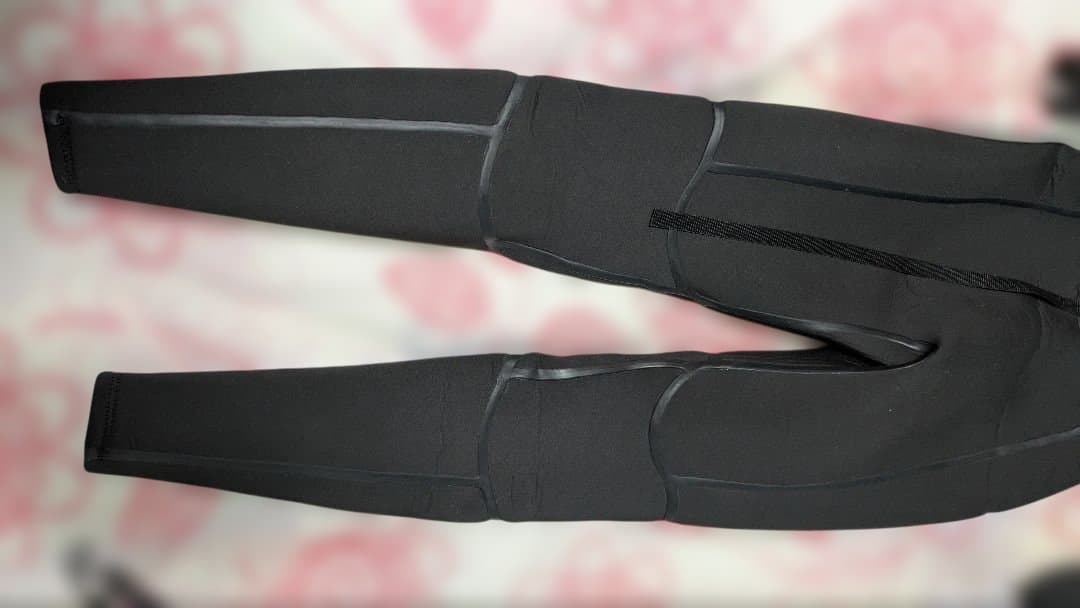 【使用一度のみ】Billabong ウェットスーツ