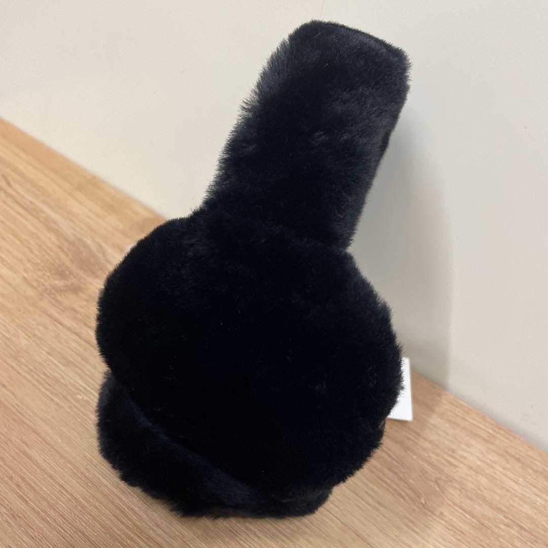 UGG イヤーマフ 有線ヘッドフォン ブラック 新品未使用タグ付ムートン 耳当て