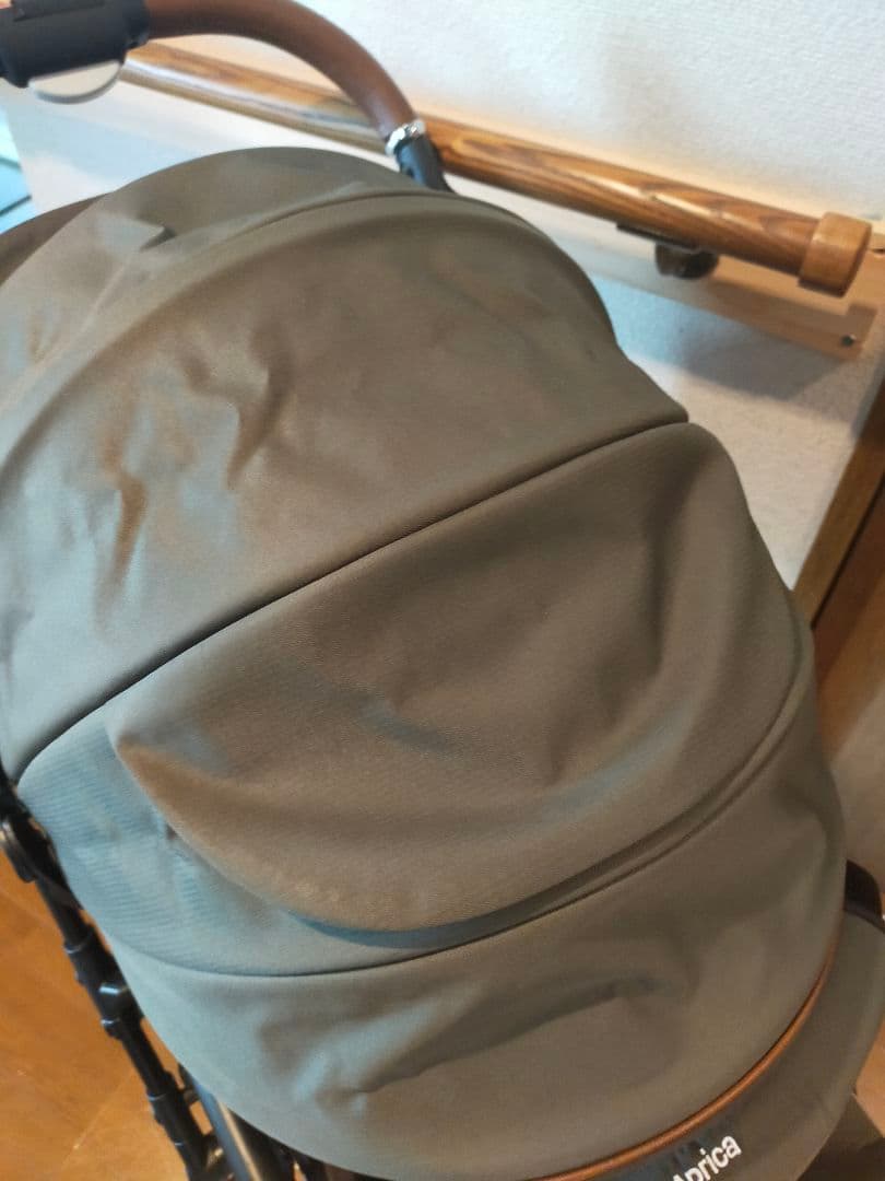 2022年モデル Aprica アップリカ ラクーナビッテクッション カーキ美品