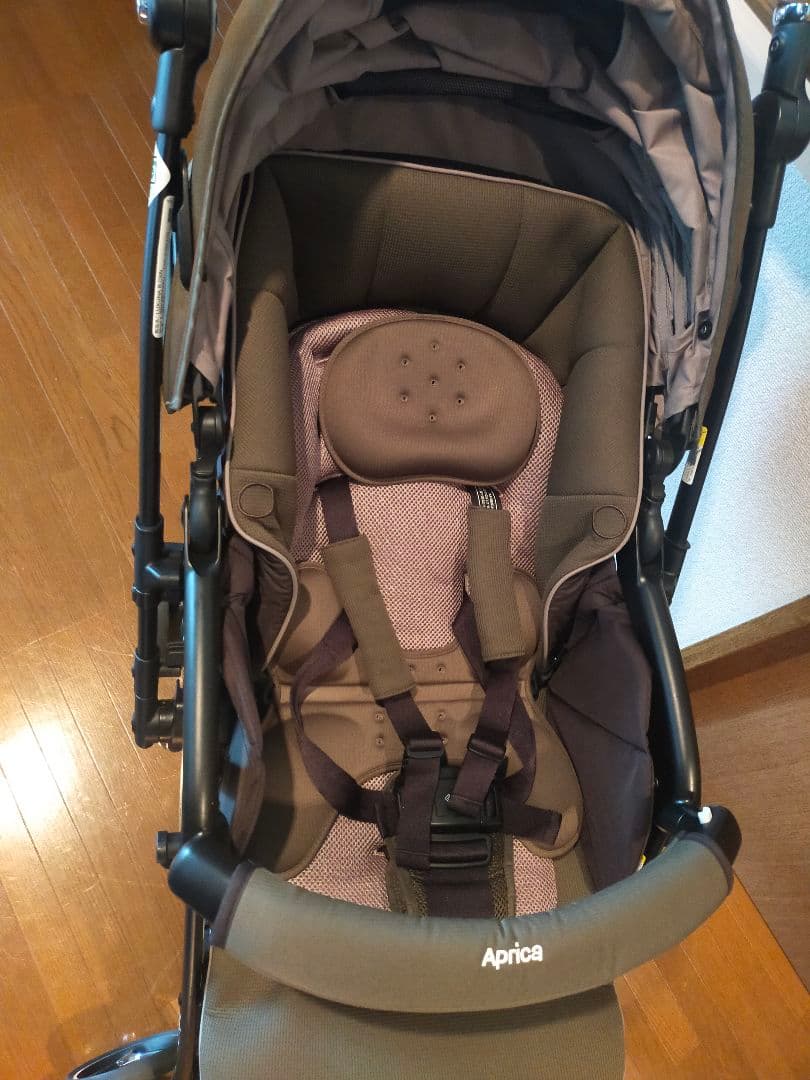 2022年モデル Aprica アップリカ ラクーナビッテクッション カーキ美品