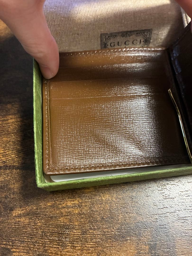 美品　GUCCI 二つ折りマネークリップ