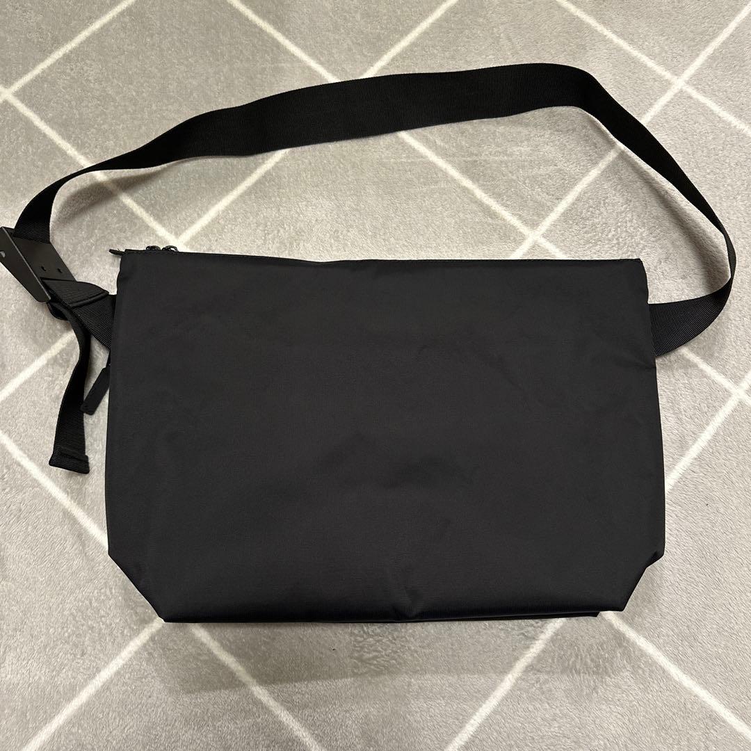 meltum メルタム メッセンジャーバッグ ナイロン ブラック M