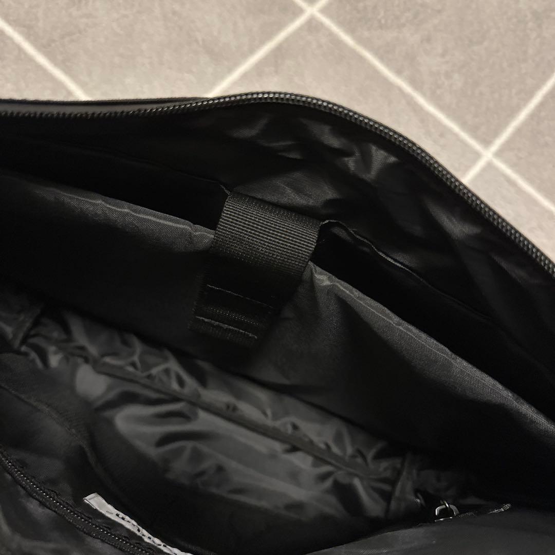 meltum メルタム メッセンジャーバッグ ナイロン ブラック M