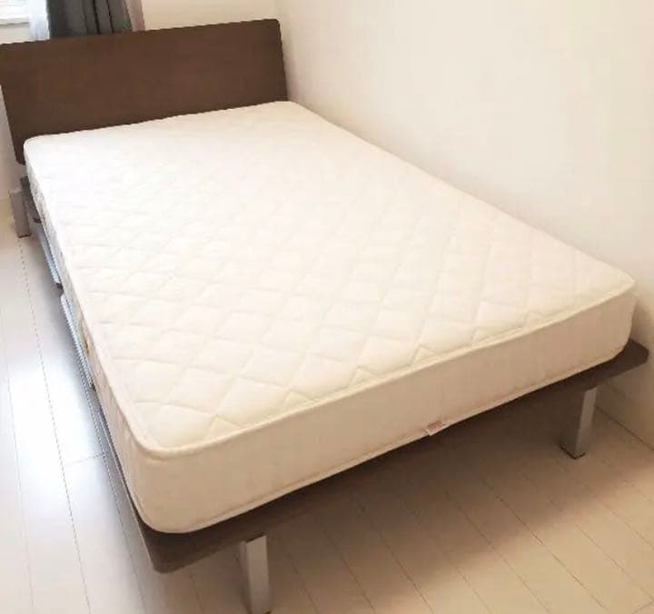 カッシーナ・イクシスー ベッド フレーム& マットレス セット