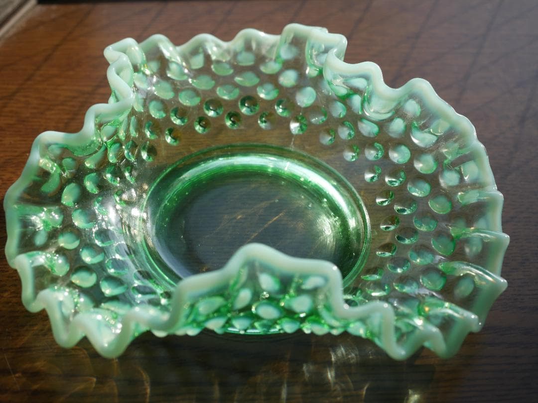 フェントン１９４０年 稀少 グリーンオパールセントホブネイル ウランガラス