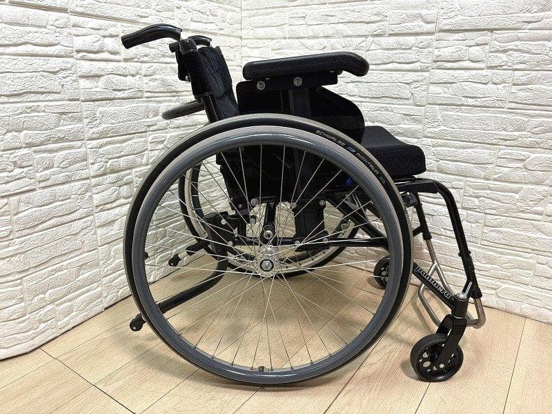 コ*チ様 Panthera パンテーラ 車椅子 s2ショート スウェーデン製 車