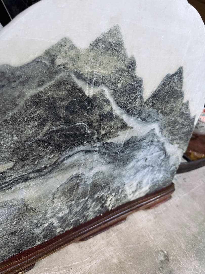 鑑賞石 素晴らしい風景 山の風景 石製置物 木製台座付き