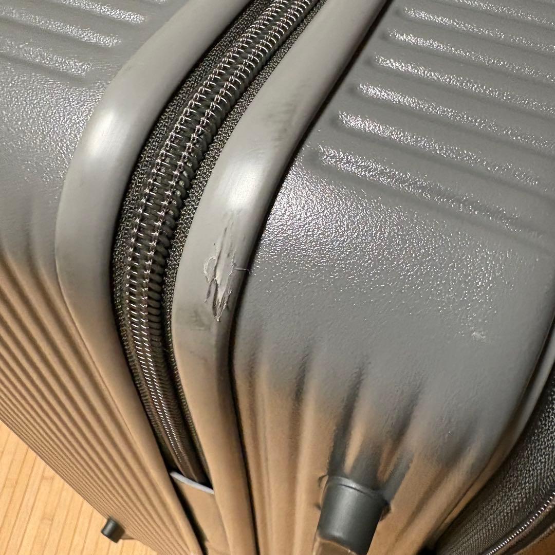 イノベータースーツケース　92L 購入時付属品あり