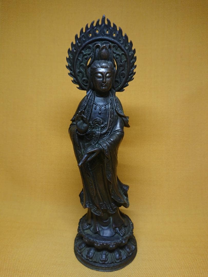 【美品】仏教美術　観音　仏像　銅製　置物　インテリア　工芸品　美術品　A1228