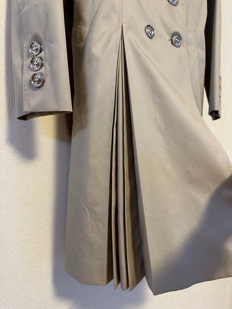 【BURBERRY】　ベージュ ダブルブレスト トレンチコート