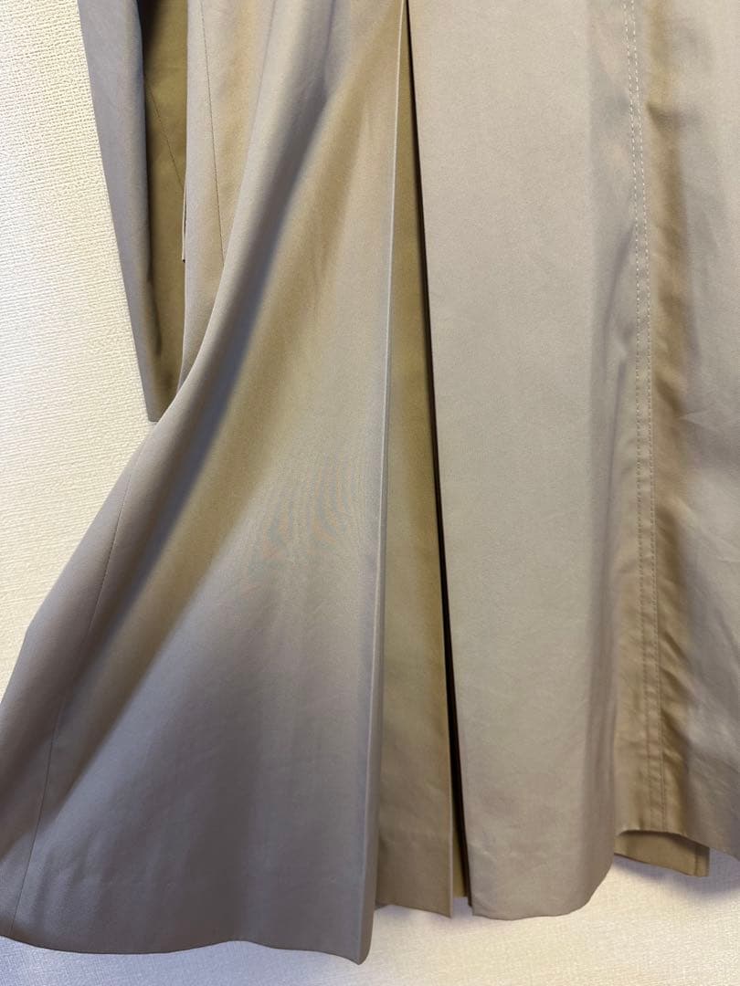 【BURBERRY】　ベージュ ダブルブレスト トレンチコート