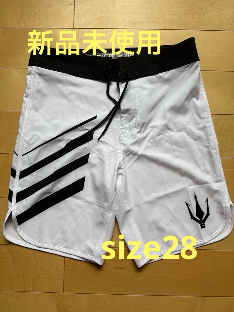 ⭐️在庫限り⭐️FIED サーフパンツ 水着 ホワイト ストライプ水着 サイズ28