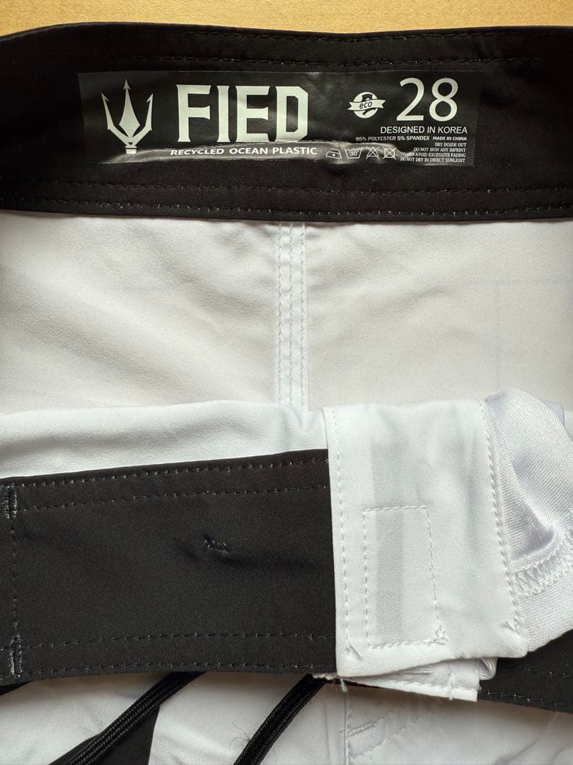 ⭐️在庫限り⭐️FIED サーフパンツ 水着 ホワイト ストライプ水着 サイズ28