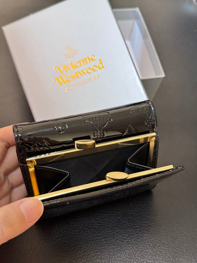 Vivienne Westwood財布 黑 三つ折財布ヴィヴィアン・ウエスウッド