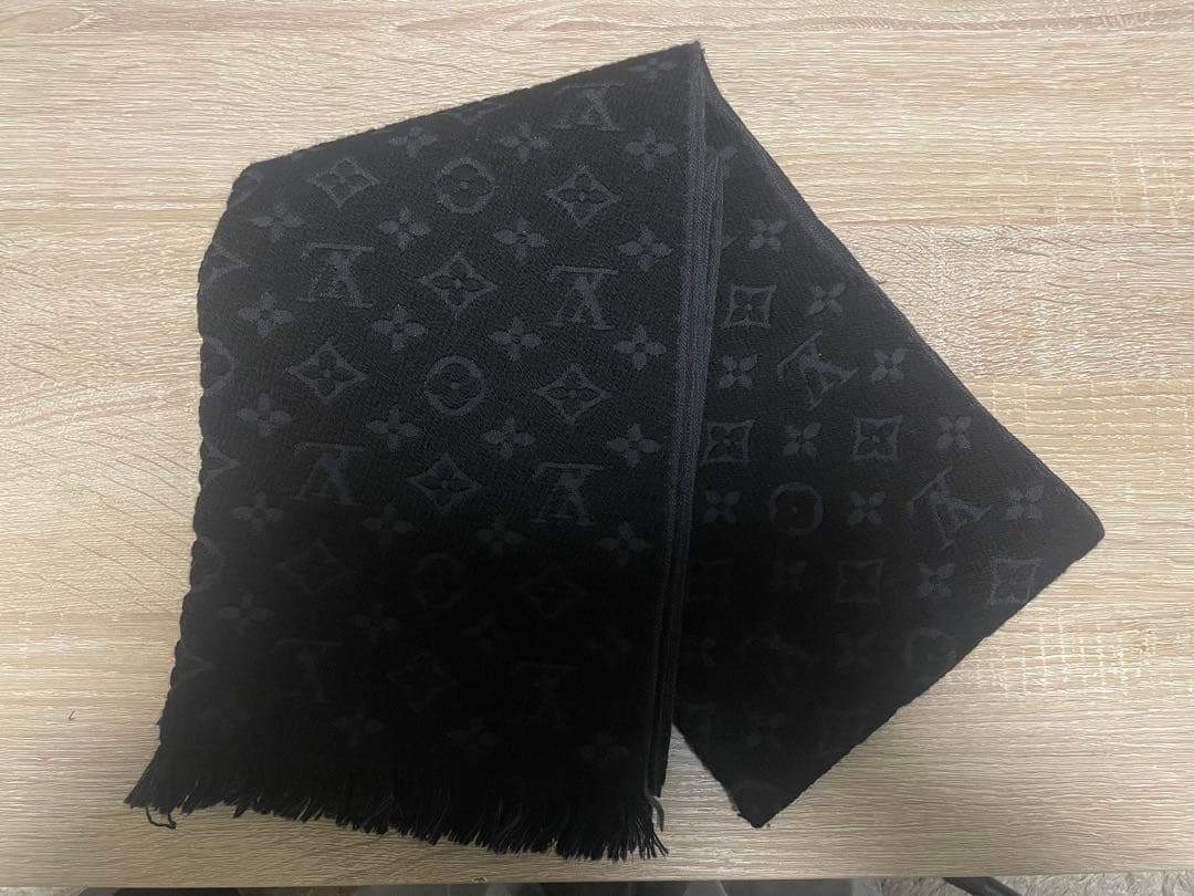 LOUIS VUITTON 「マフラーモノグラム クラシック」 M70520