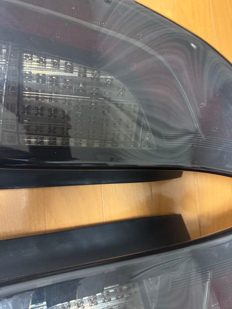 激安ヴァレンティ30プリウス後期スモークLEDテールランプ❗️ 割れ無し点灯OK❗️