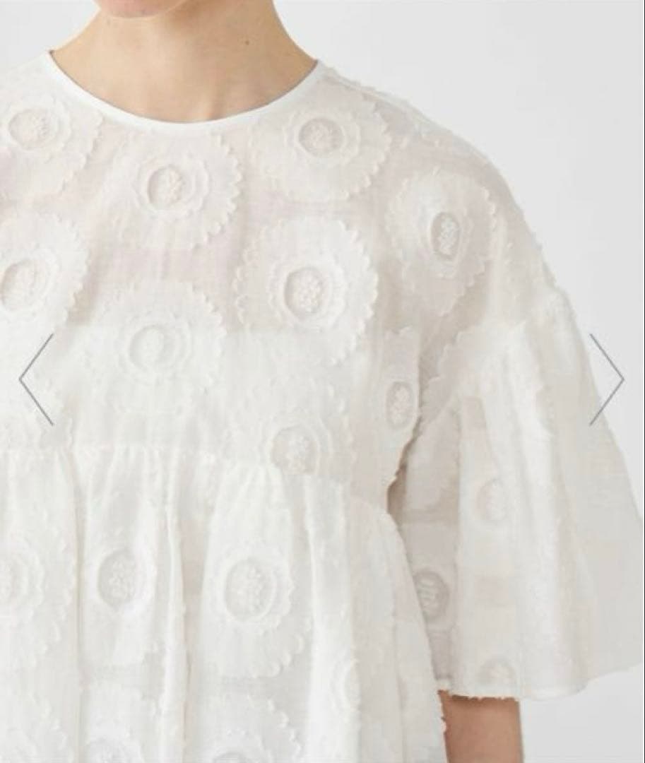 美品　トゥモローランド サンフラワージャカードラッフルスリーブブラウス