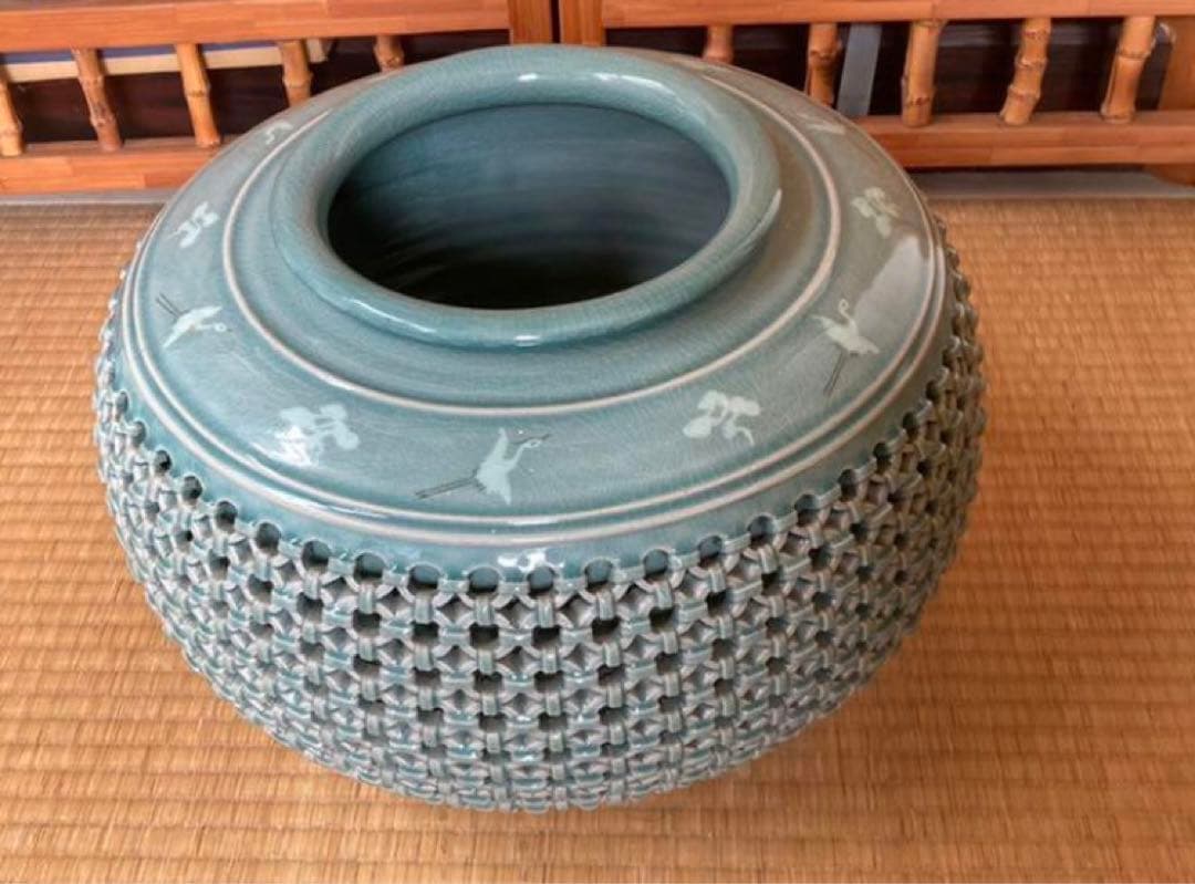 高麗青磁　雲鶴紋透彫