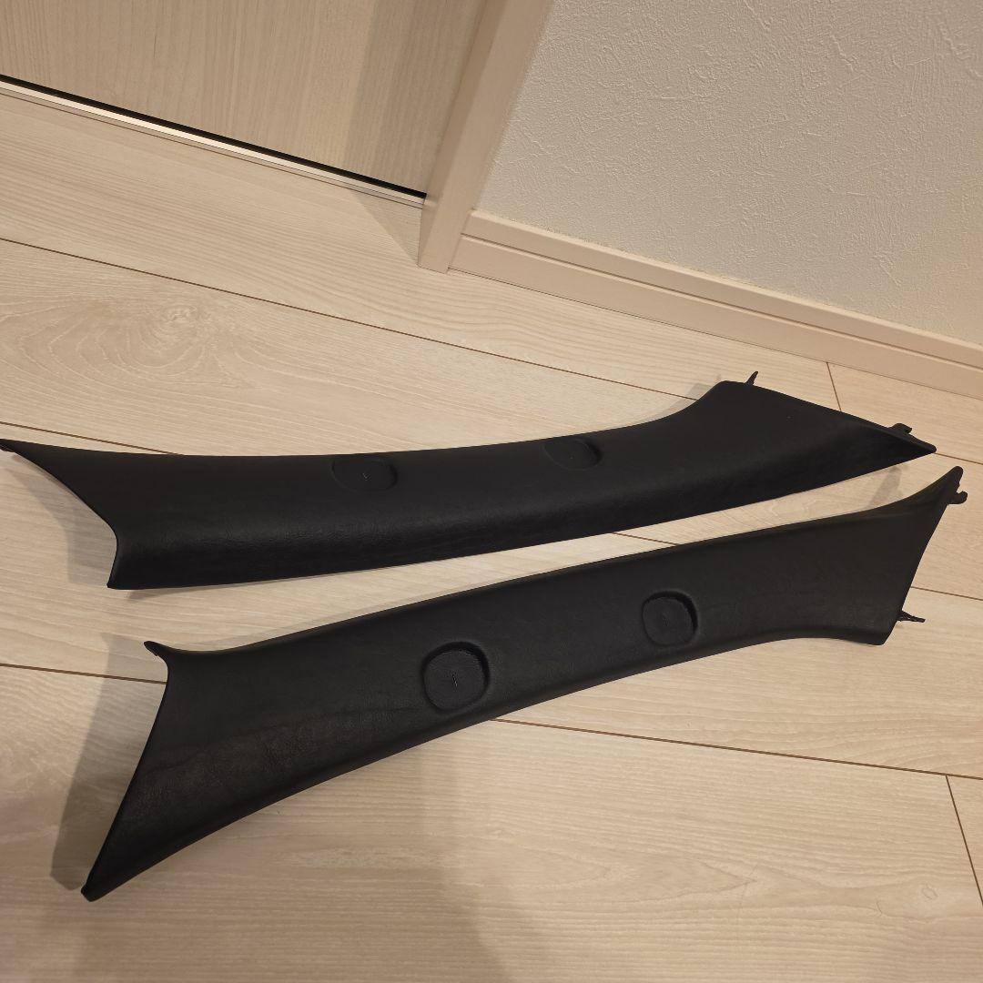 パピコ様　　　200系　ハイエース Aピラー　ブラックレザー調