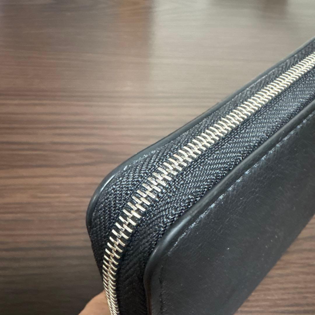 LOUIS VUITTONロックミージッピーパースケース