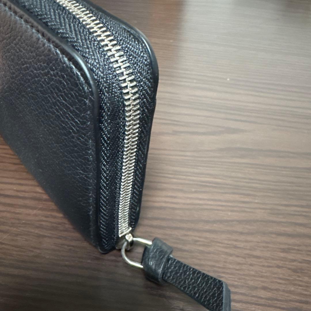 LOUIS VUITTONロックミージッピーパースケース