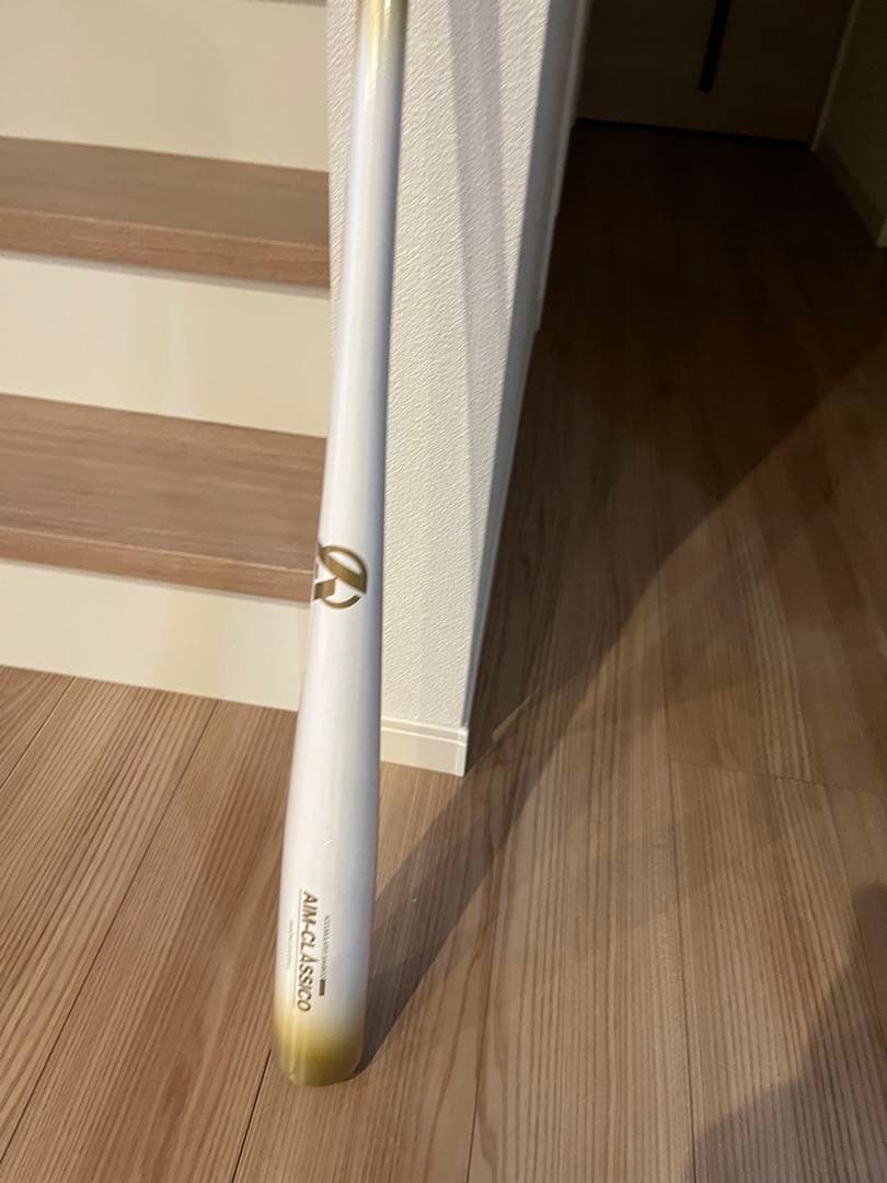 AIMクラシコ限定ホワイトゴールド竹バット84cm890gミドルバランス
