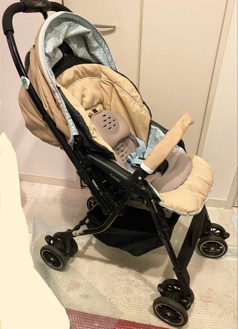 【超美品】コンビ メチャカルハンディオート4キャス エッグショック HF
