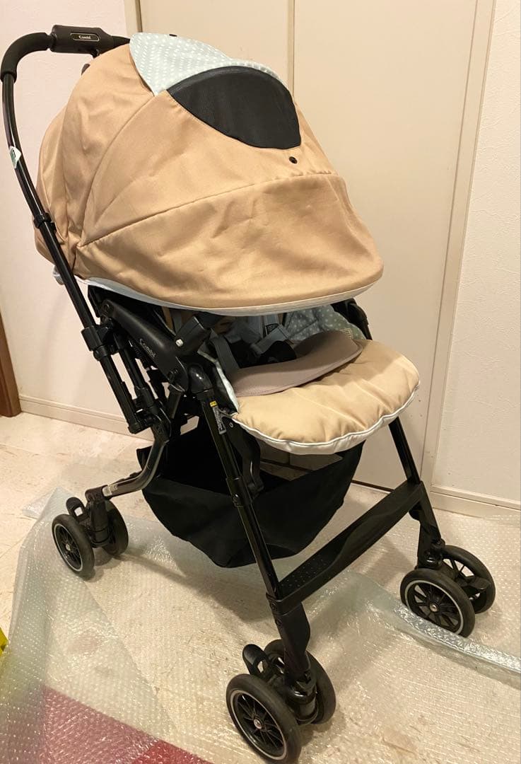 【超美品】コンビ メチャカルハンディオート4キャス エッグショック HF