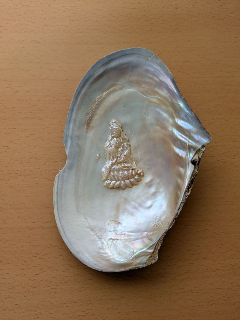 仏像真珠／淡水パール母貝 観音レリーフ no.102