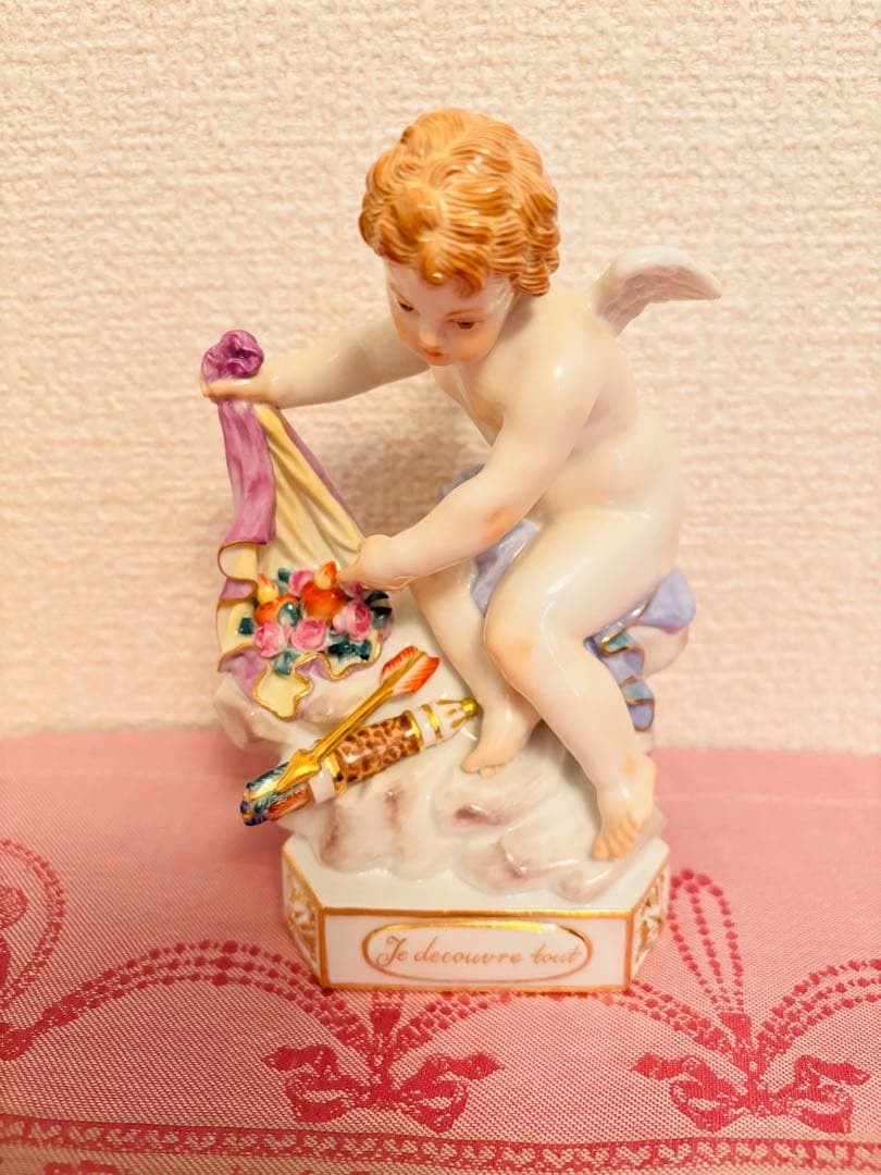 マイセン　フィギュリン　箴言の天使　『愛こそ全て』　天使人形　愛の格言シリーズ