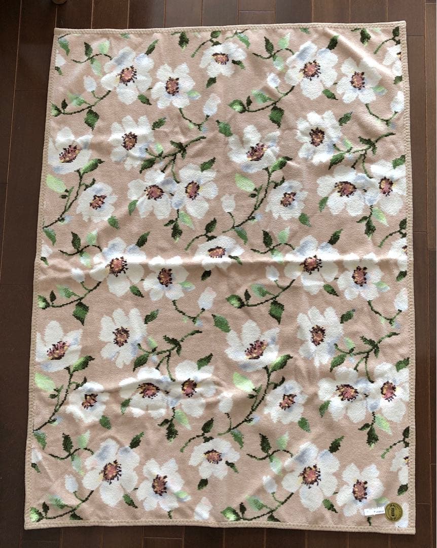 未使用　FEILER プティクロス　ひざ掛け　フェイラー　ベージュ　花柄おくるみ