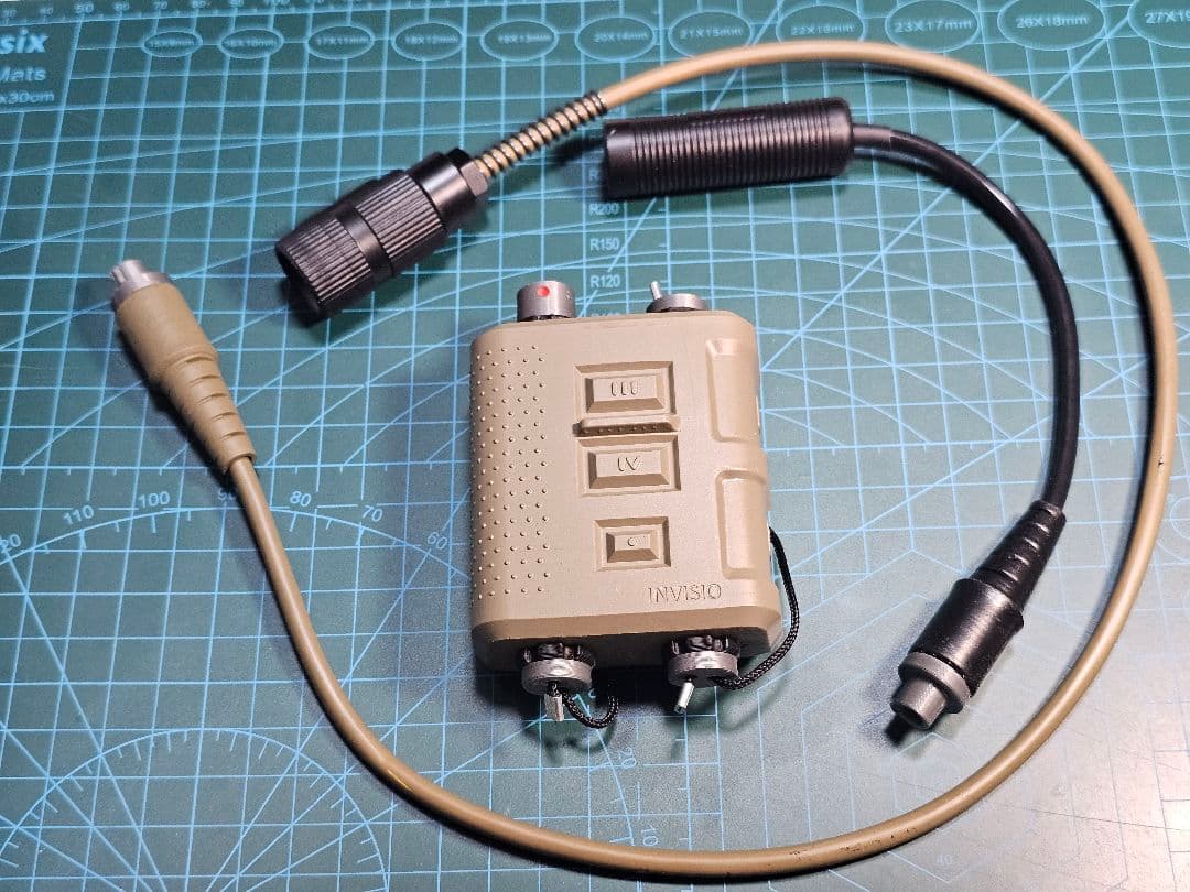INVISIO V60 PTTのダミーモデル+ケーブル追加
