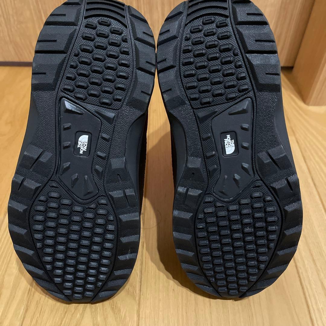 未使用　ノースフェイス　キッズブーツ ピンク　22センチNFJ52288