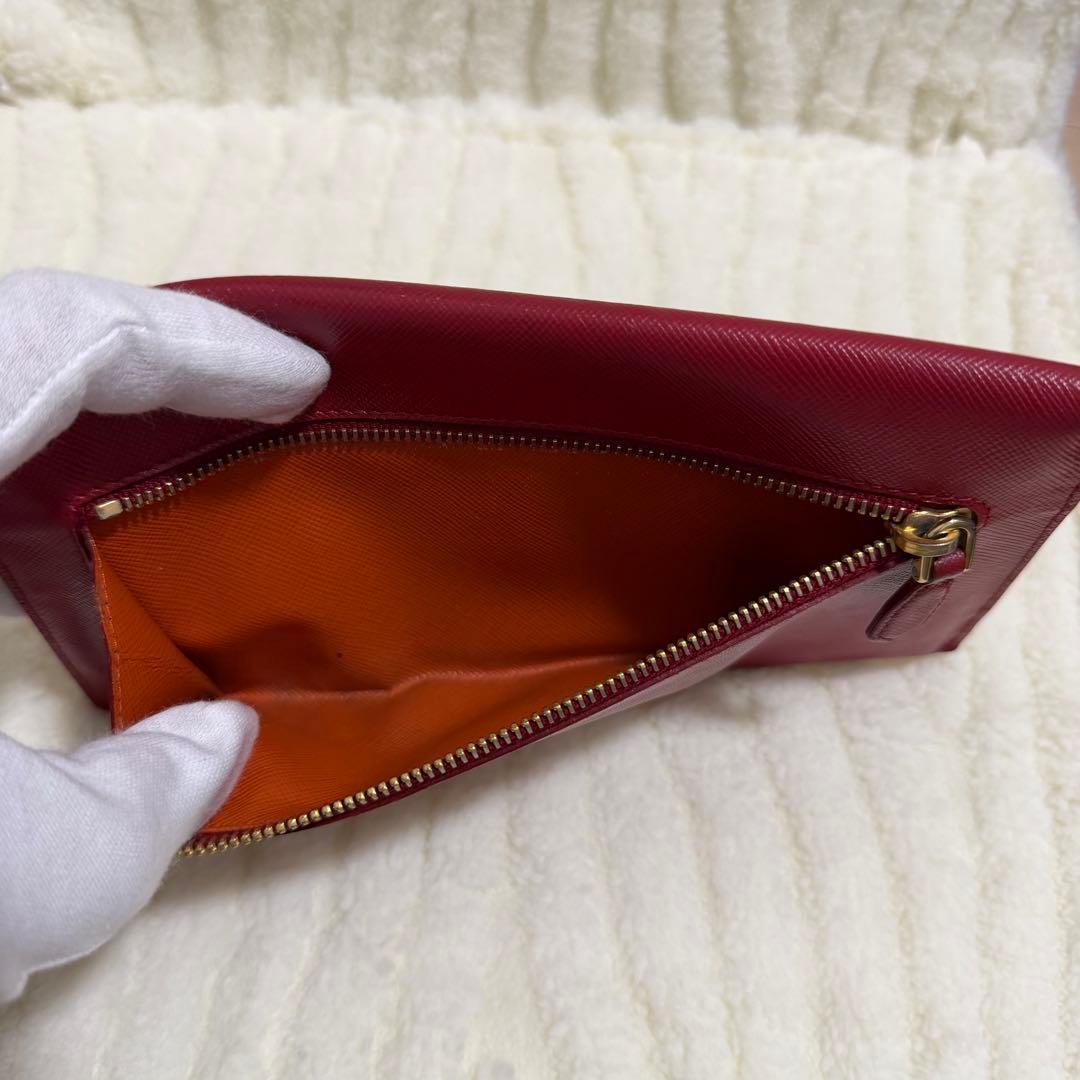 ✨️極美品✨️プラダ 長財布 エンベロープ メタルロゴ サフィアーノレザー レター型