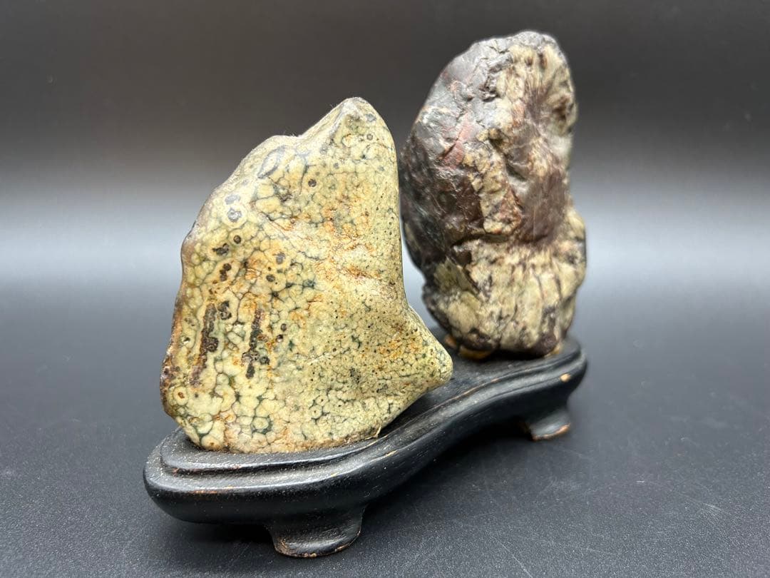 天然石　菊花石　鑑賞石　置物　台座付き