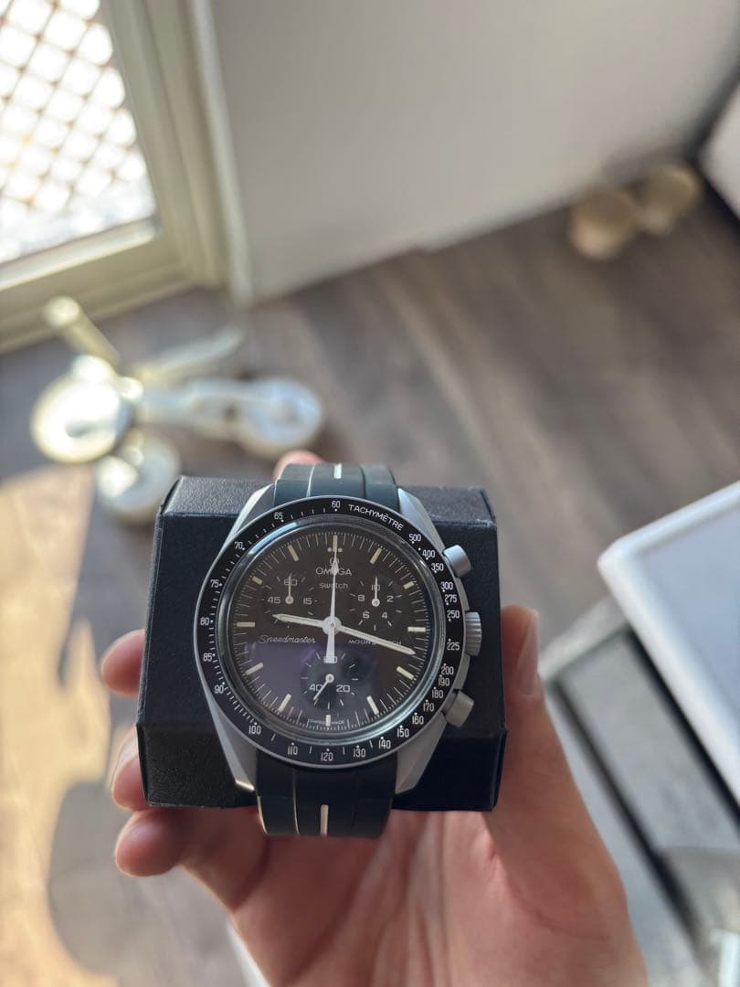 1時間限定価格　MISSION TO THE MOON swatch +