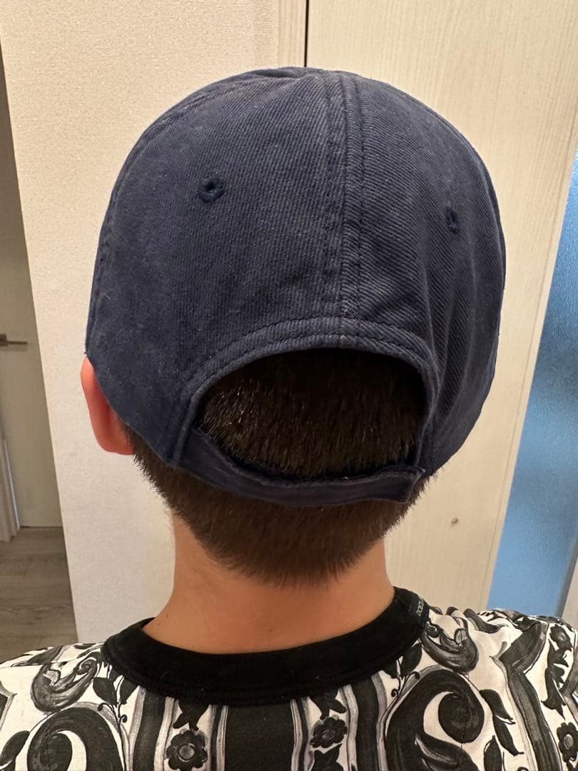 BALENCIAGA ネイビーキャップ