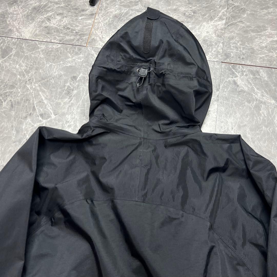 極美品　モンベル　マウンテンパーカー　フード　黒　M アウトドア　メンズ　登山