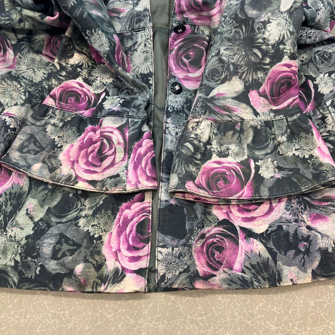 羊革　バラ柄ボタン付きコート グレー/ピンク　　　　ジャケット　フレア　薔薇